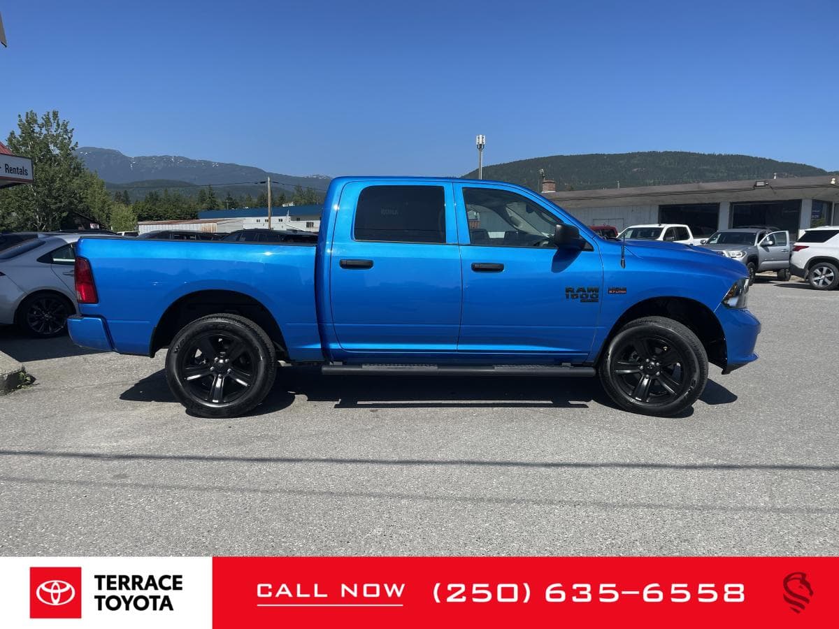 RAM 1500 Classic Express 4x4 Crew Cab 5'7" Box 2022 — photo 7