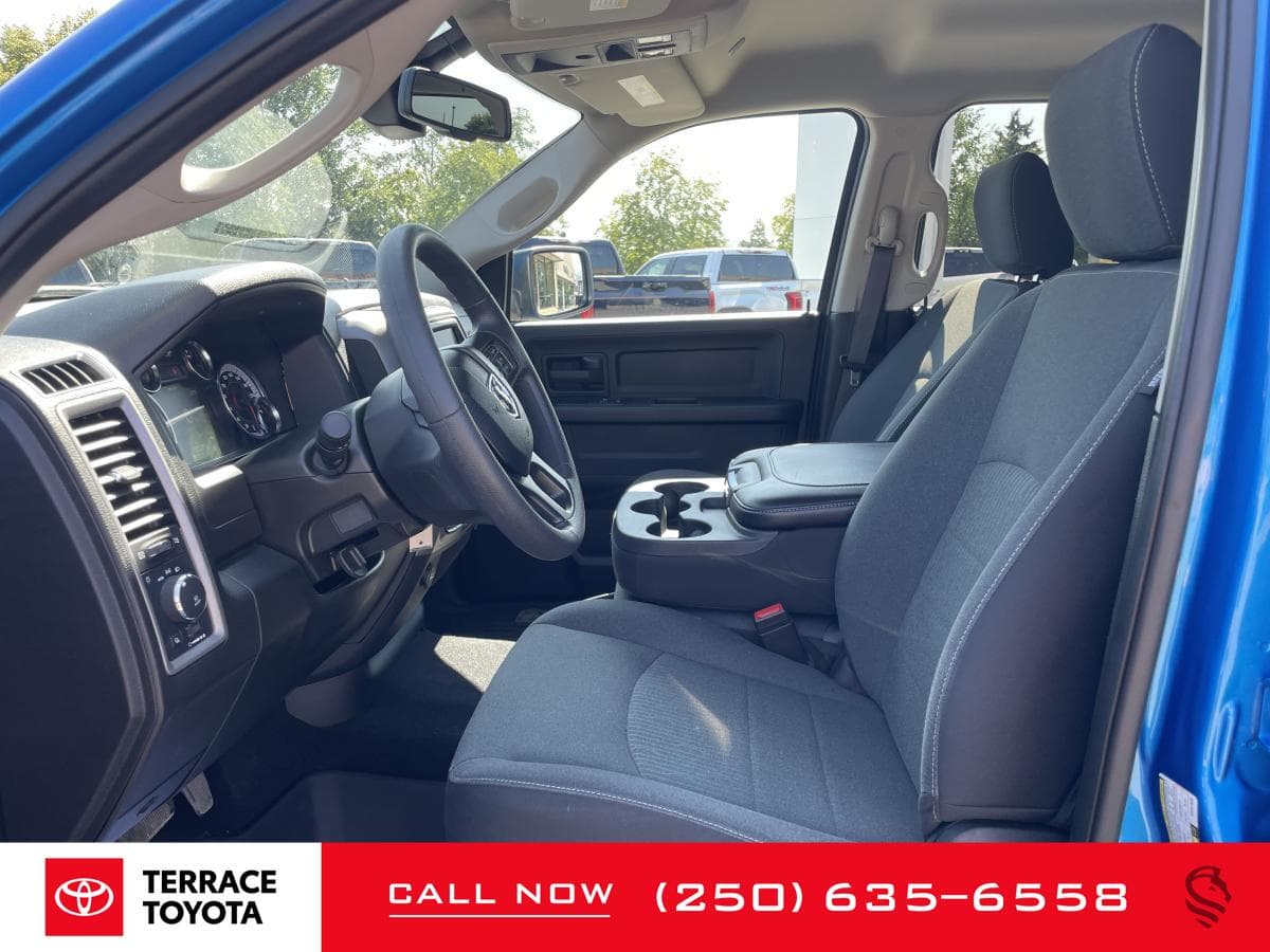 RAM 1500 Classic Express 4x4 Crew Cab 5'7" Box 2022 — photo 10