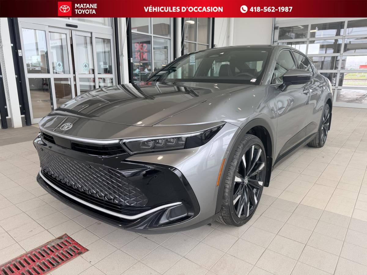 Toyota Crown 2023 à vendre à Matane