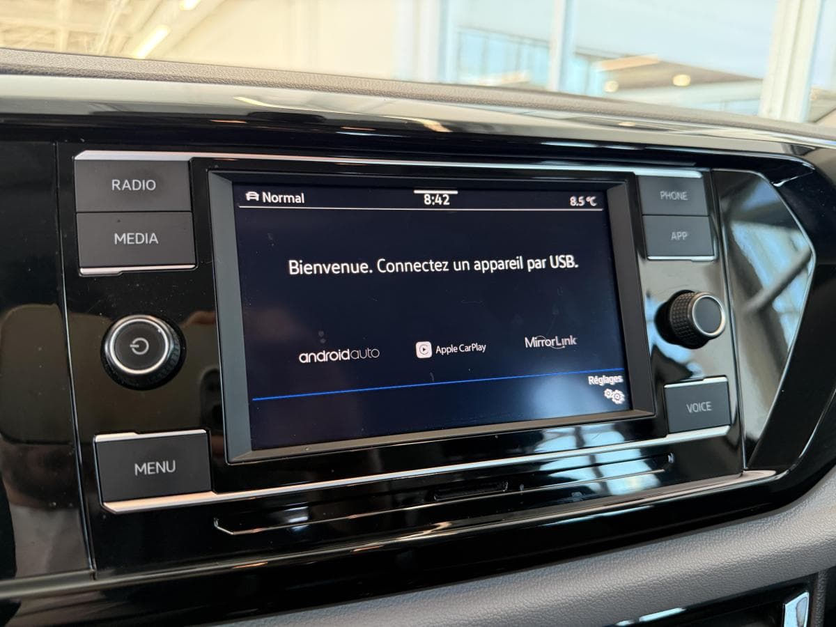 Volkswagen Taos 2023 — photo 16