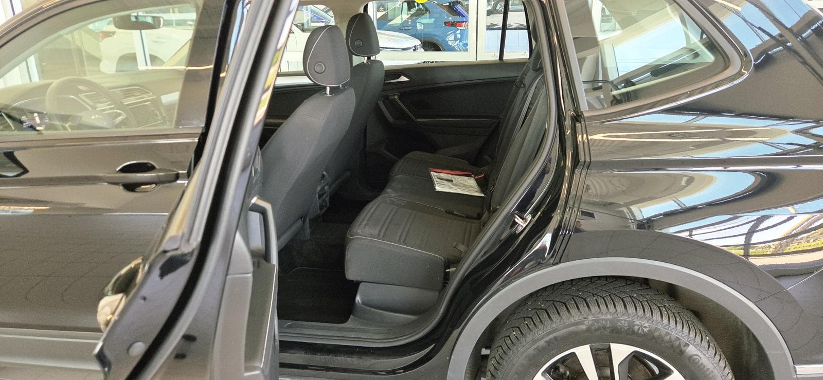 Volkswagen Tiguan 2023 — photo 14