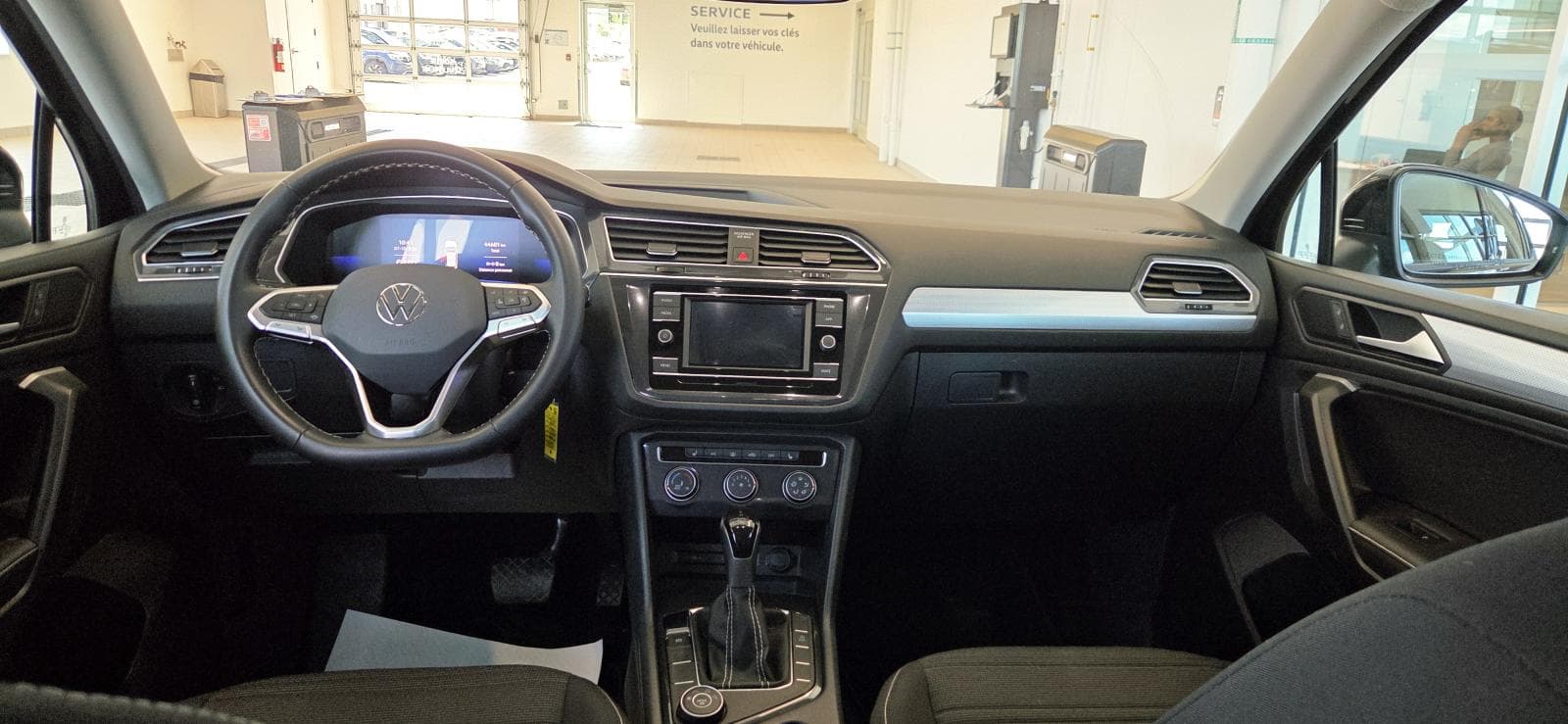 Volkswagen Tiguan 2023 — photo 15