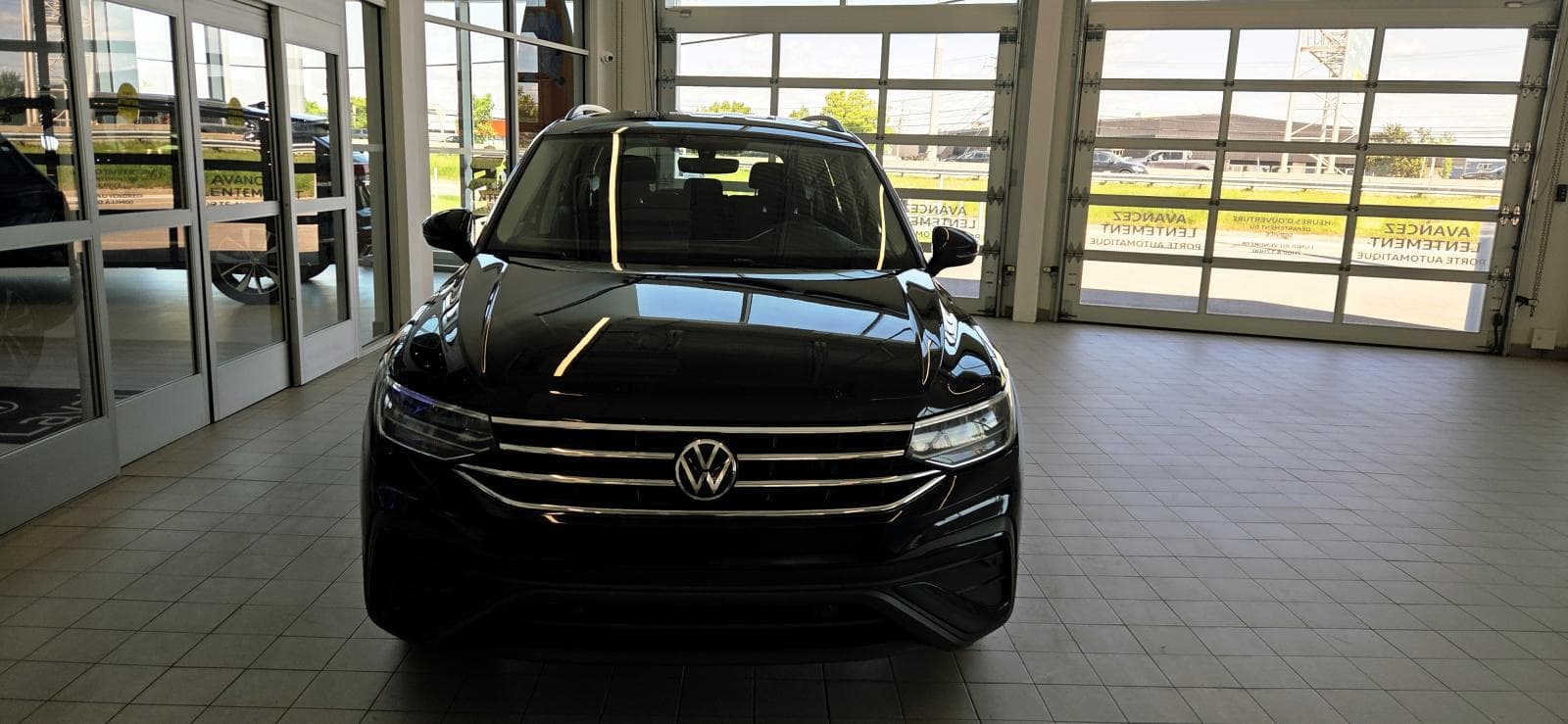 Volkswagen Tiguan 2023 — photo 3