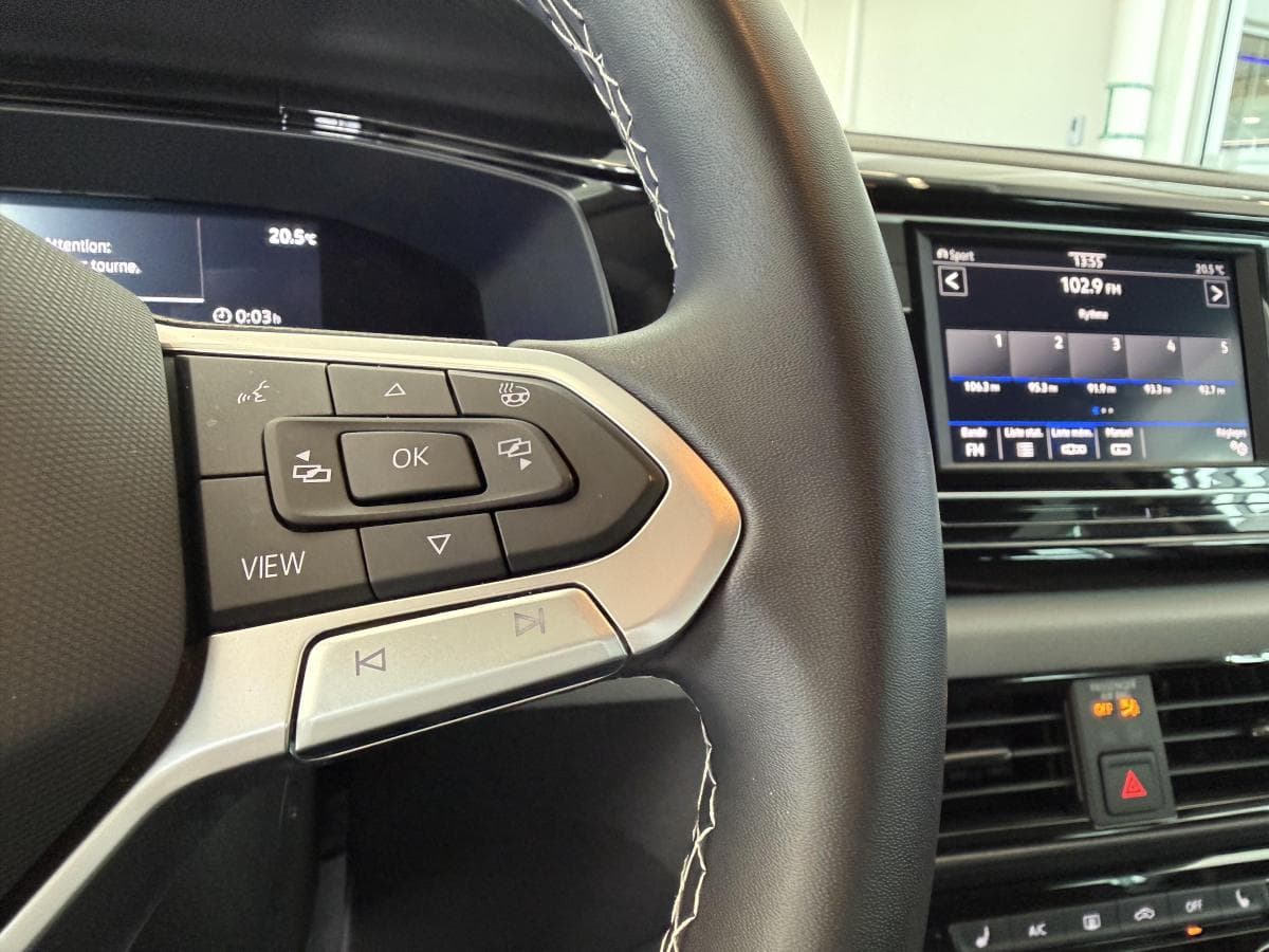 Volkswagen Taos 2023 — photo 16