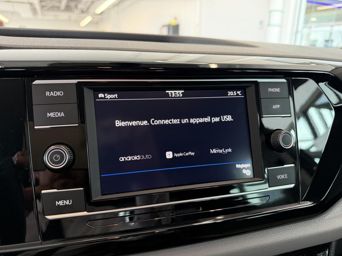Volkswagen Taos 2023 — photo 18
