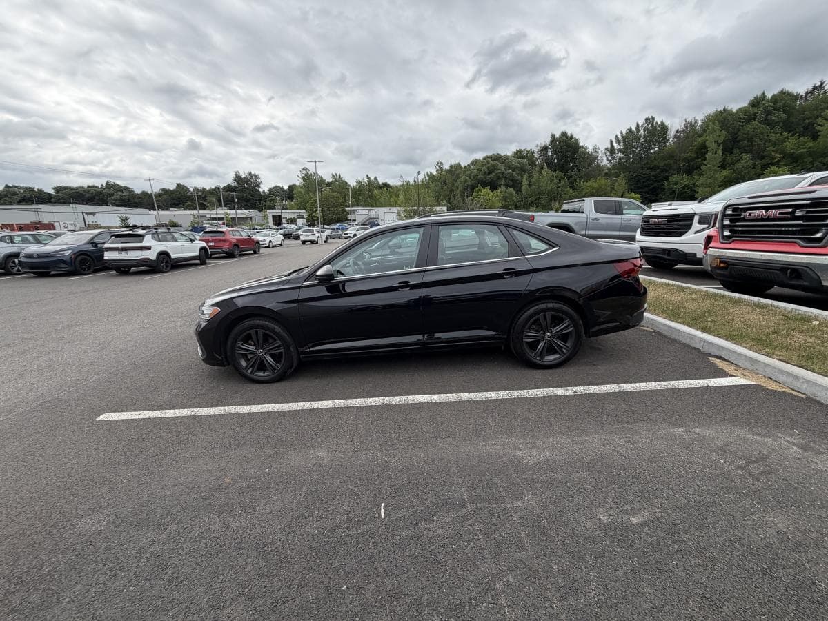 Volkswagen Jetta 2023 — photo 4