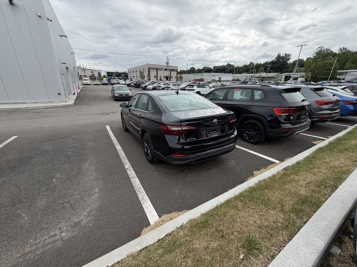 Volkswagen Jetta 2023 — photo 5