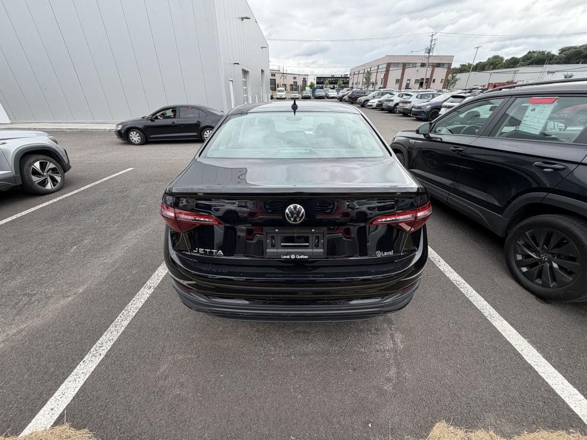 Volkswagen Jetta 2023 — photo 6