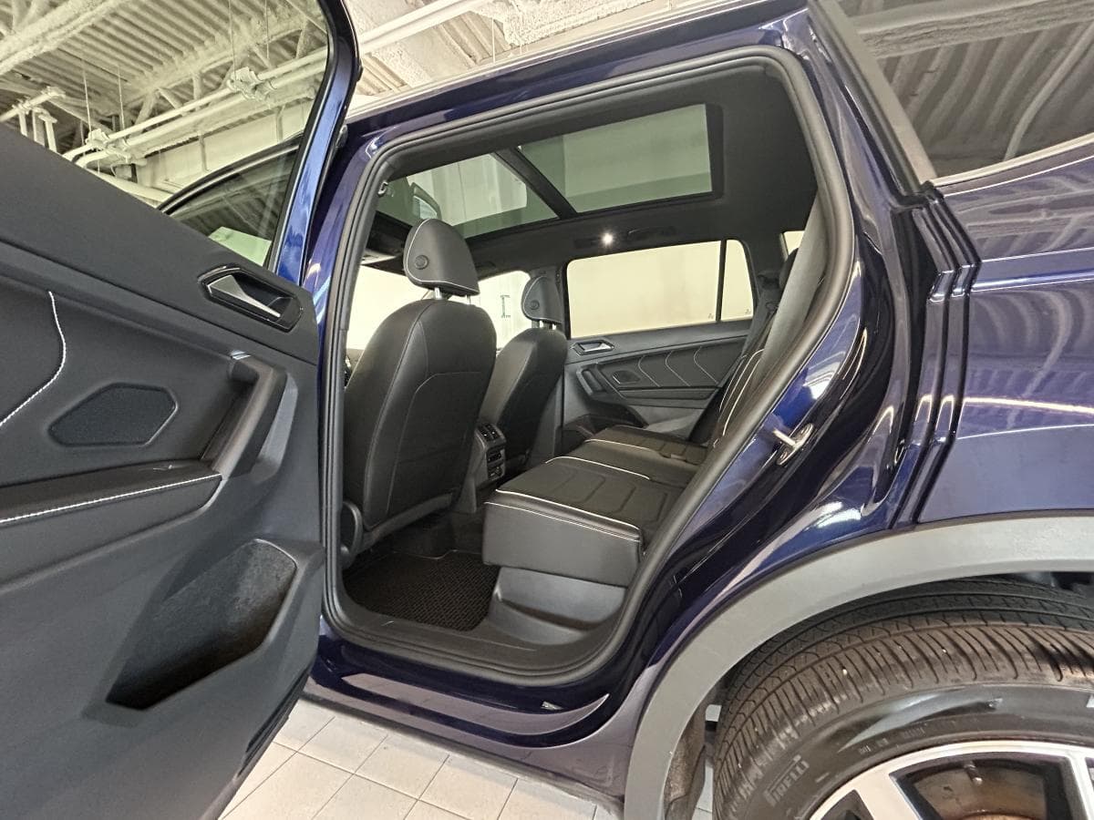 Volkswagen Tiguan 2023 — photo 11