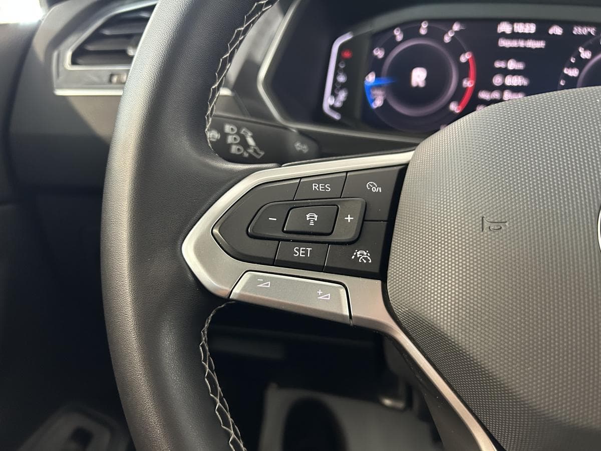 Volkswagen Tiguan 2023 — photo 14