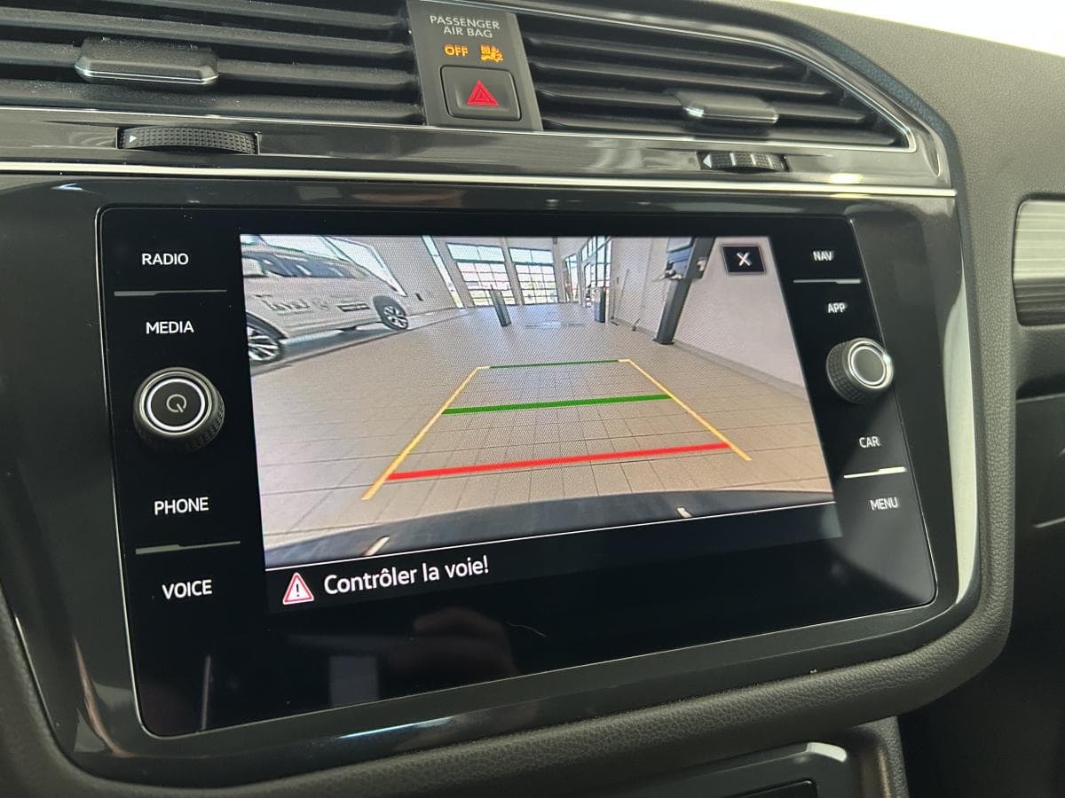 Volkswagen Tiguan 2023 — photo 16