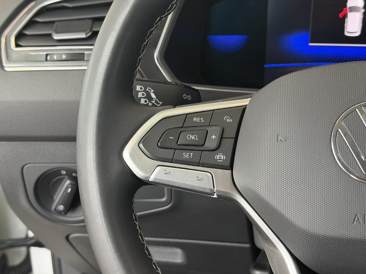 Volkswagen Tiguan 2023 — photo 19