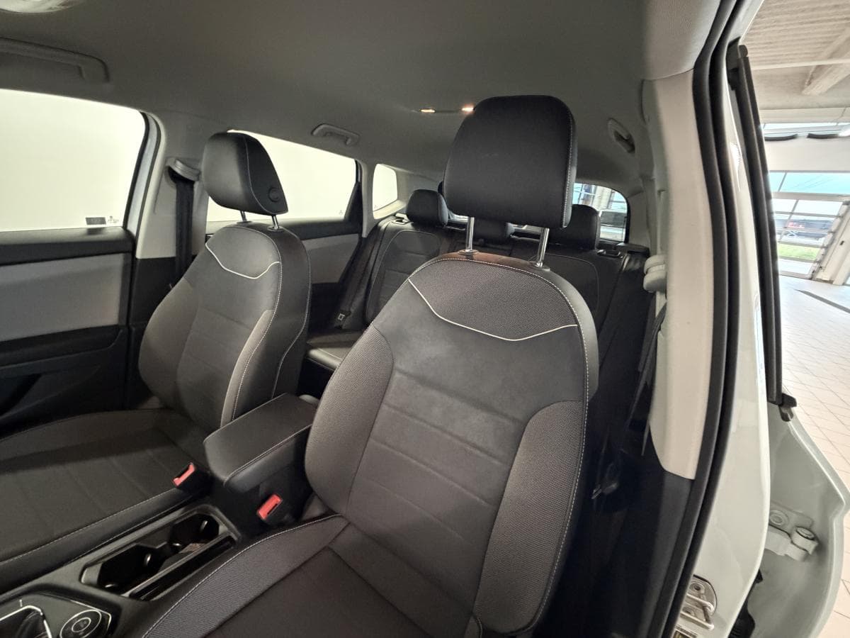 Volkswagen Taos 2023 — photo 11