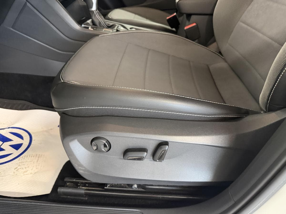 Volkswagen Taos 2023 — photo 12