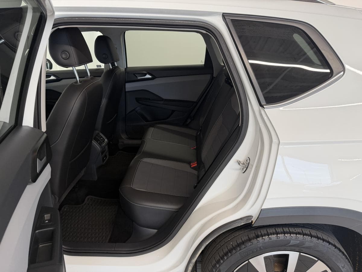 Volkswagen Taos 2023 — photo 16