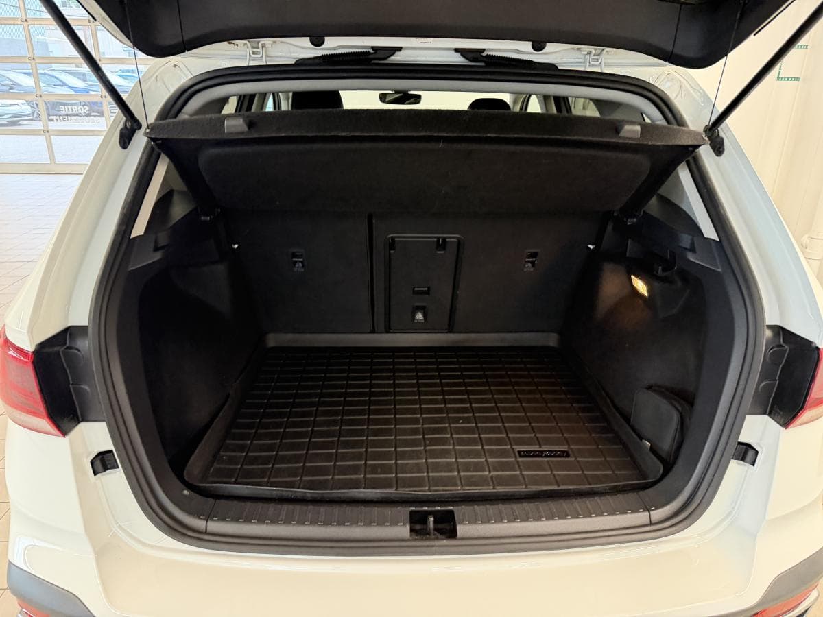 Volkswagen Taos 2023 — photo 18