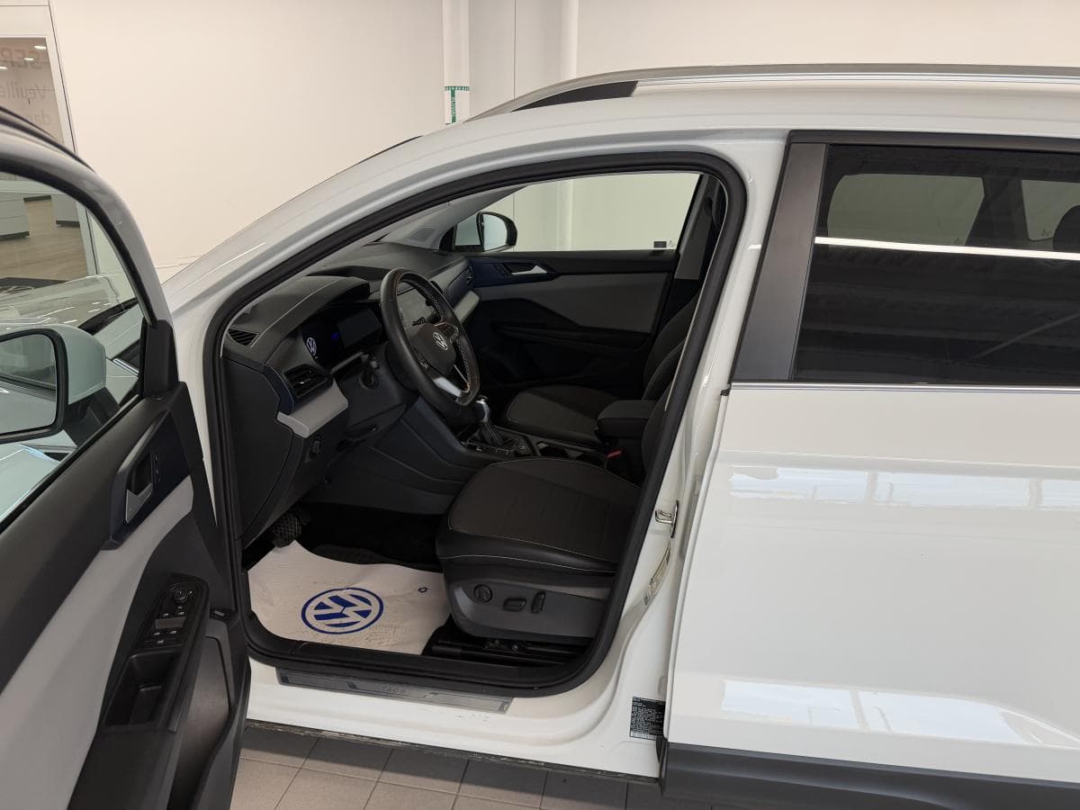 Volkswagen Taos 2023 — photo 9