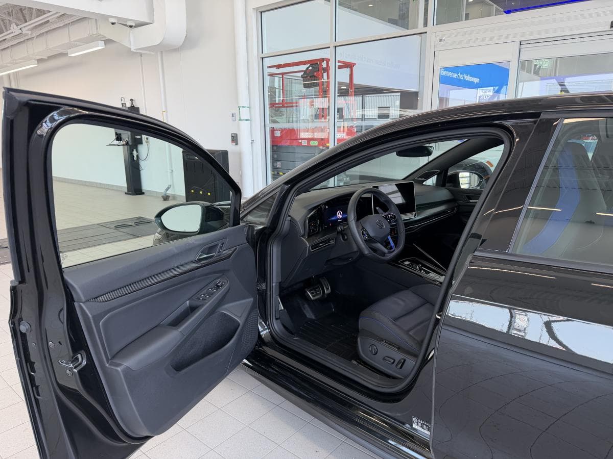 Volkswagen Golf R 2025 — photo 11
