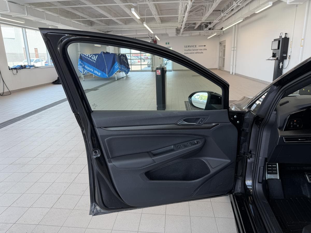 Volkswagen Golf R 2025 — photo 12