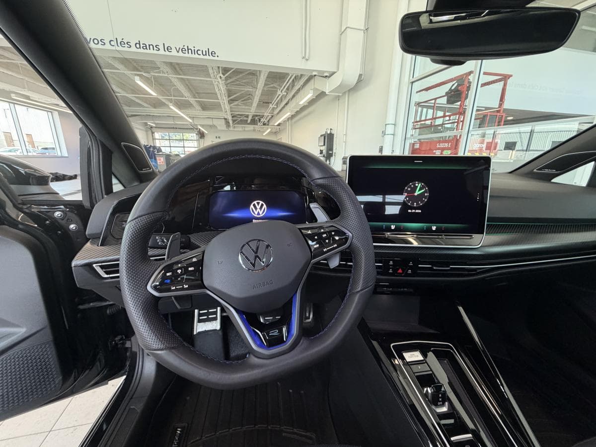 Volkswagen Golf R 2025 — photo 16