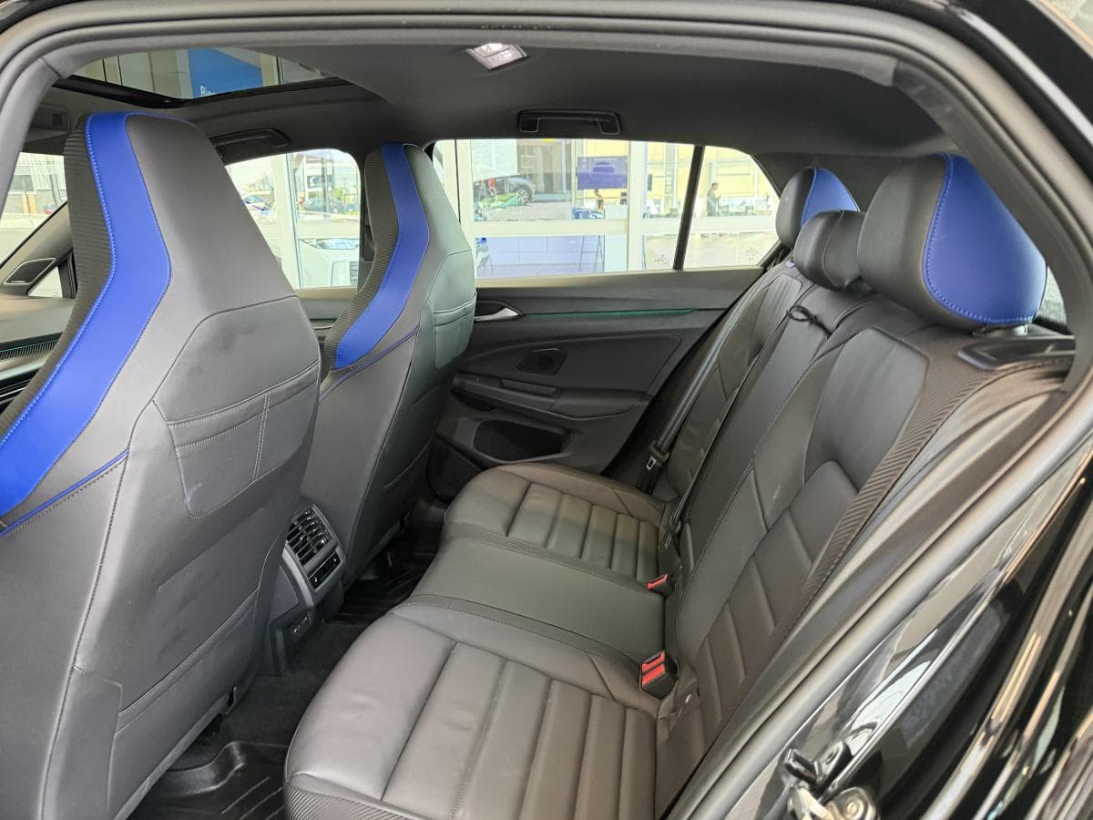 Volkswagen Golf R 2025 — photo 21