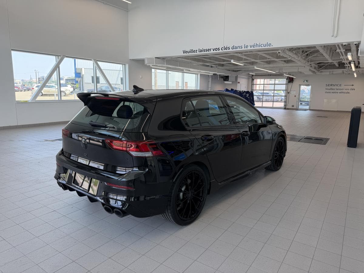 Volkswagen Golf R 2025 — photo 6