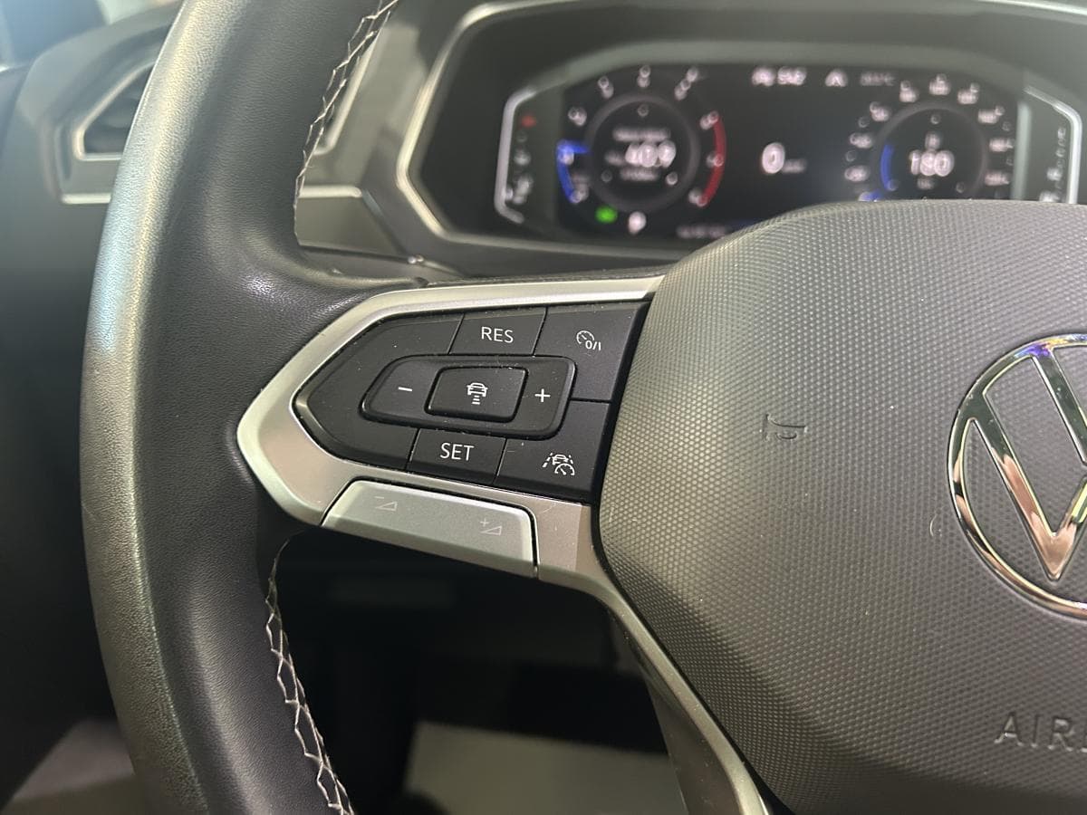 Volkswagen Tiguan 2023 — photo 13