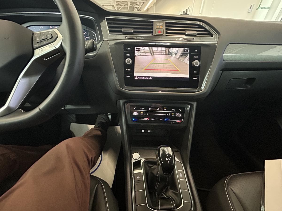 Volkswagen Tiguan 2023 — photo 15