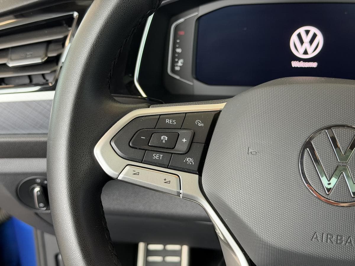 Volkswagen Jetta 2024 — photo 14