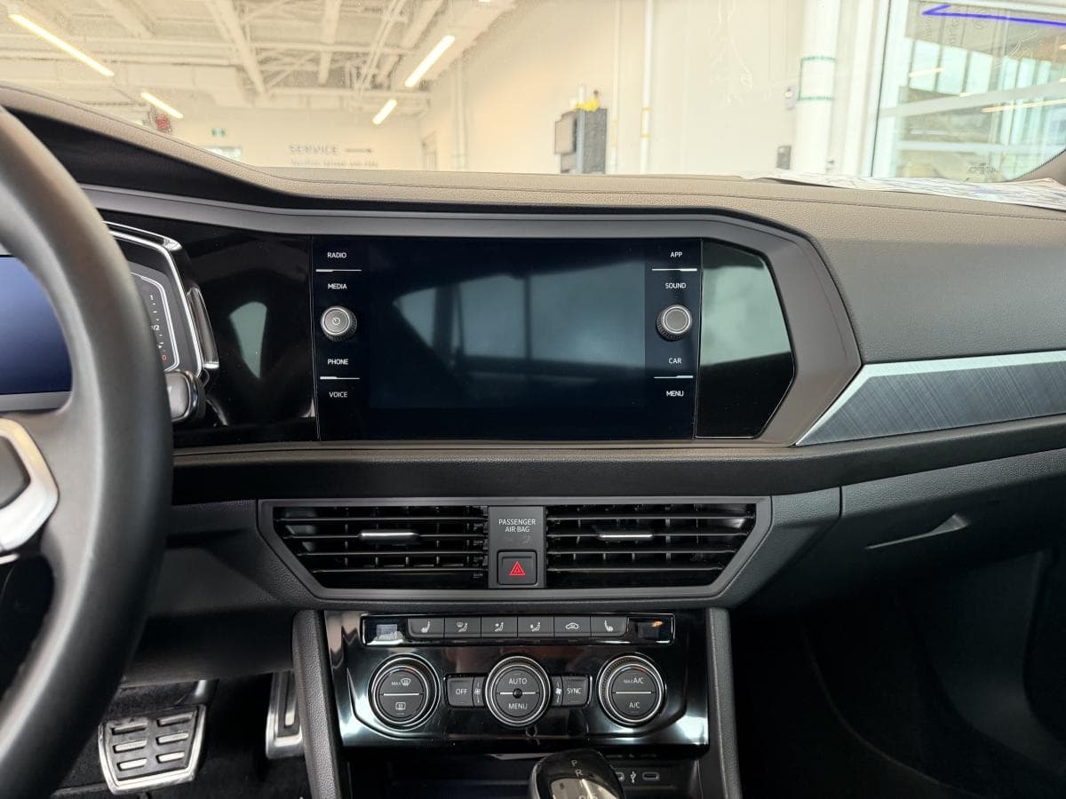 Volkswagen Jetta 2024 — photo 18