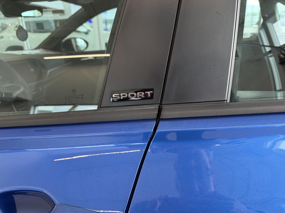 Volkswagen Jetta 2024 — photo 8