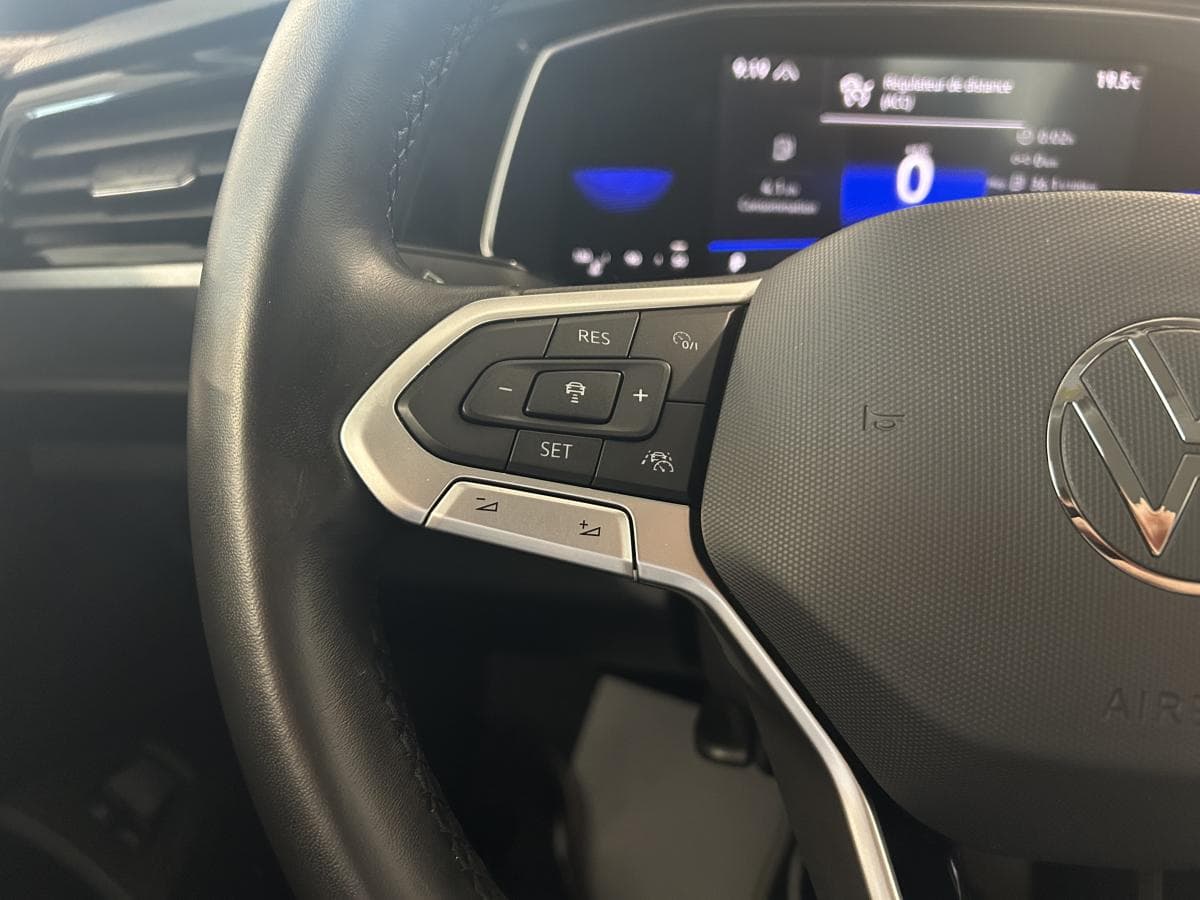 Volkswagen Jetta 2023 — photo 13