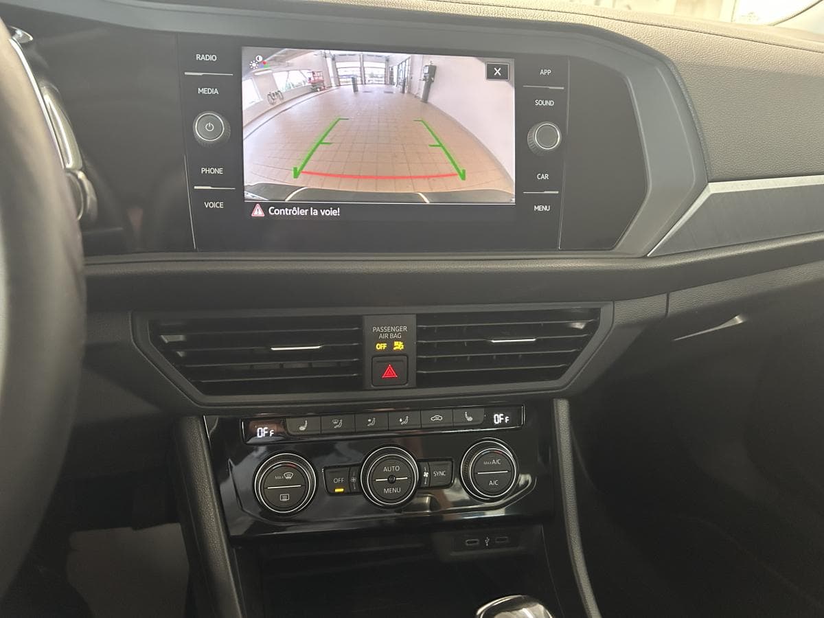 Volkswagen Jetta 2023 — photo 16