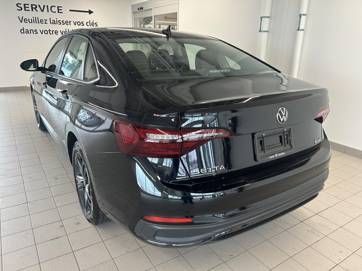 Volkswagen Jetta 2023 — photo 7