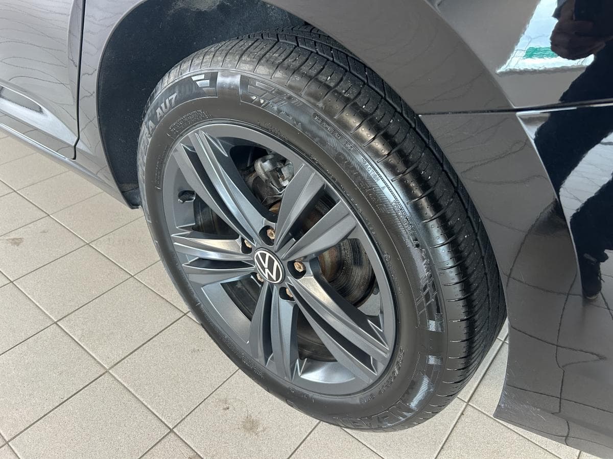 Volkswagen Jetta 2023 — photo 9