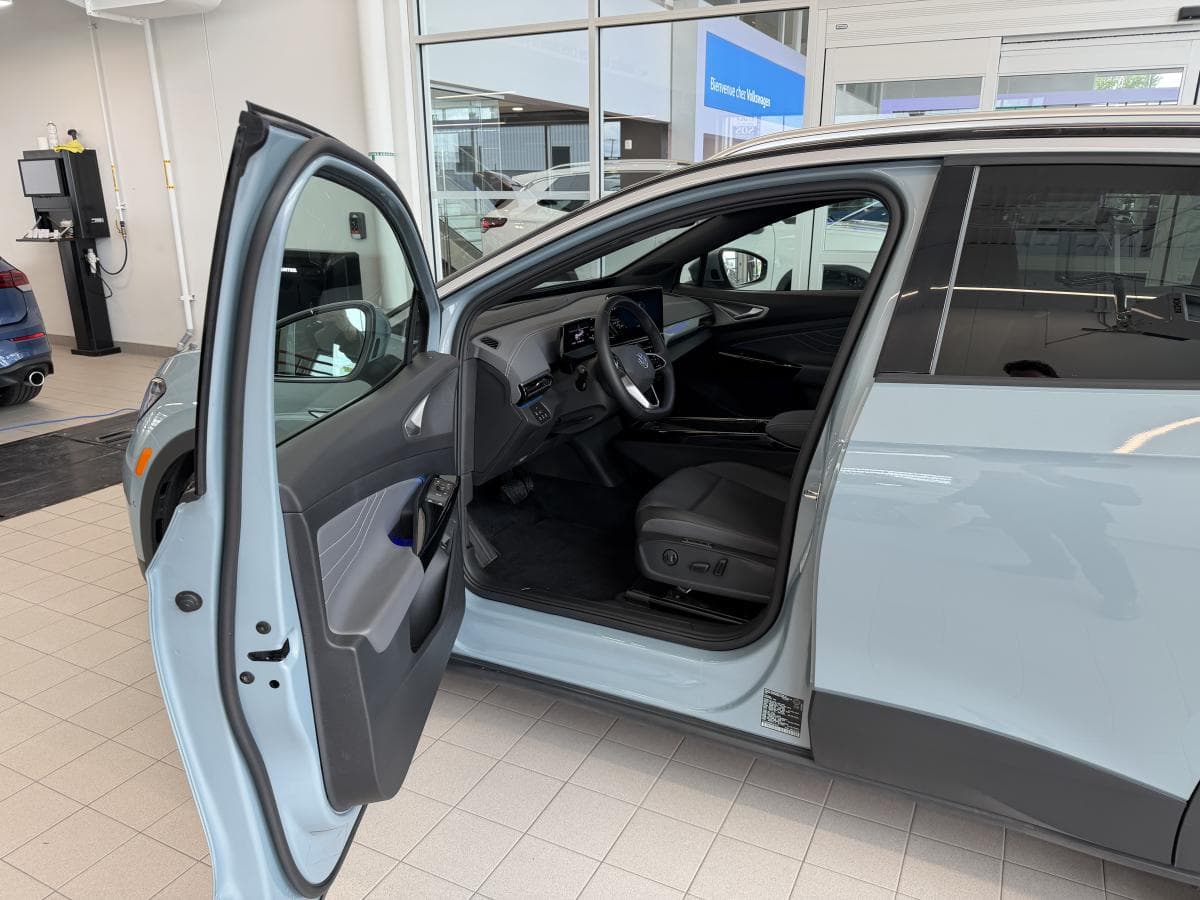 Volkswagen ID.4 2023 — photo 12