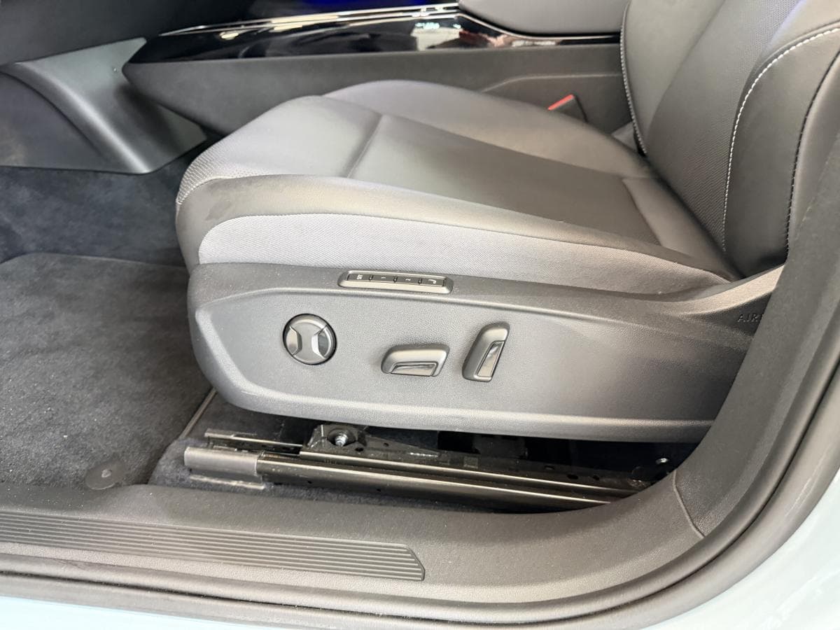 Volkswagen ID.4 2023 — photo 15