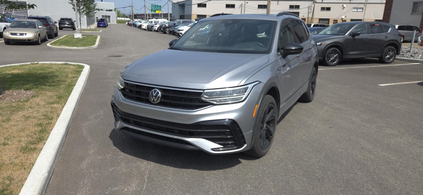 Volkswagen Tiguan 2023 — photo 2