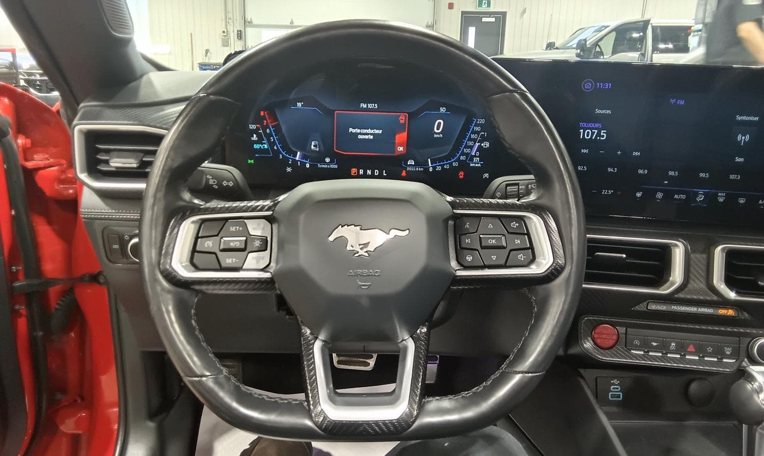 Ford Mustang ECOBOOST CONVERTIBLE *TURBO *BIZONE *CUIR *CAM&Eacute;RA *APPLE CAR PLAY/ANDROID AUTO 2025 — photo 17