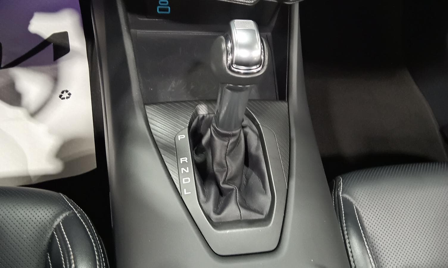 Ford Mustang ECOBOOST CONVERTIBLE *TURBO *BIZONE *CUIR *CAM&Eacute;RA *APPLE CAR PLAY/ANDROID AUTO 2025 — photo 20