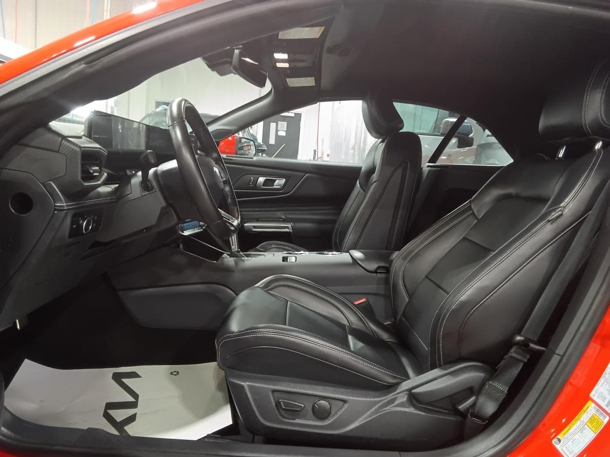 Ford Mustang ECOBOOST CONVERTIBLE CUIR *BIZONE *TURBO *CAM&Eacute;RA *APPLE CAR PLAY/ANDROID AUTO 2025 — photo 15