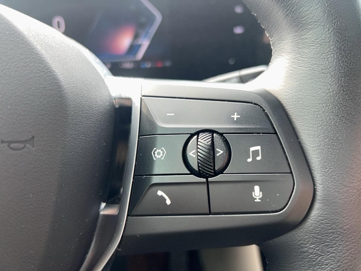 BMW X1 xDrive28i *CUIR *TOIT *CAMERA *CARPLAY *VOLANT/SI&Egrave;GES CHAUFFANTS *SI&Egrave;GES M&Eacute;MOIRE 2025 — photo 14