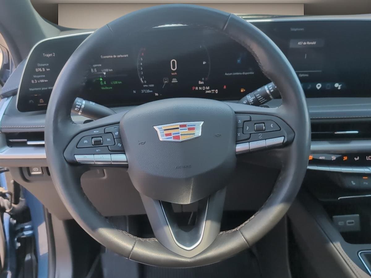 Cadillac XT4 PREMIUM LUXURY * AWD * CUIR * TOIT * BI-ZONE * VOLANT CHAUFF * 2025 — photo 16