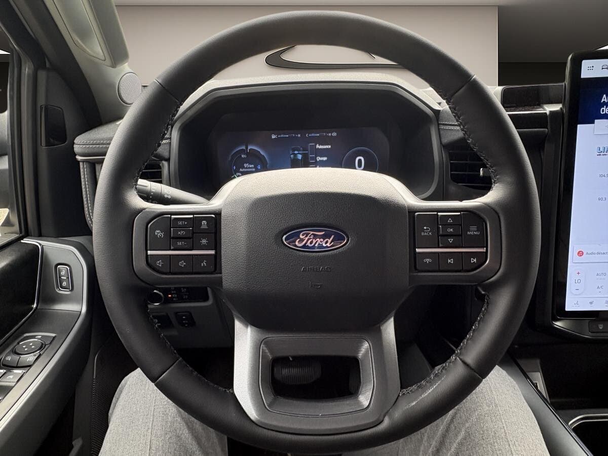 Ford F-150 Lightning FLASH * AWD * 536HP * CUIR * CAM&Eacute;RA 360&deg; * BANG &amp; OLUFSEN * 2025 — photo 16