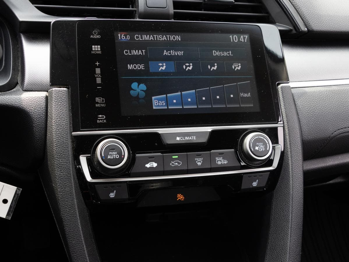 Honda Civic 2018 — photo 17