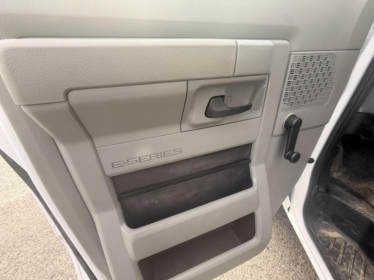Ford E-series 2021 — photo 18