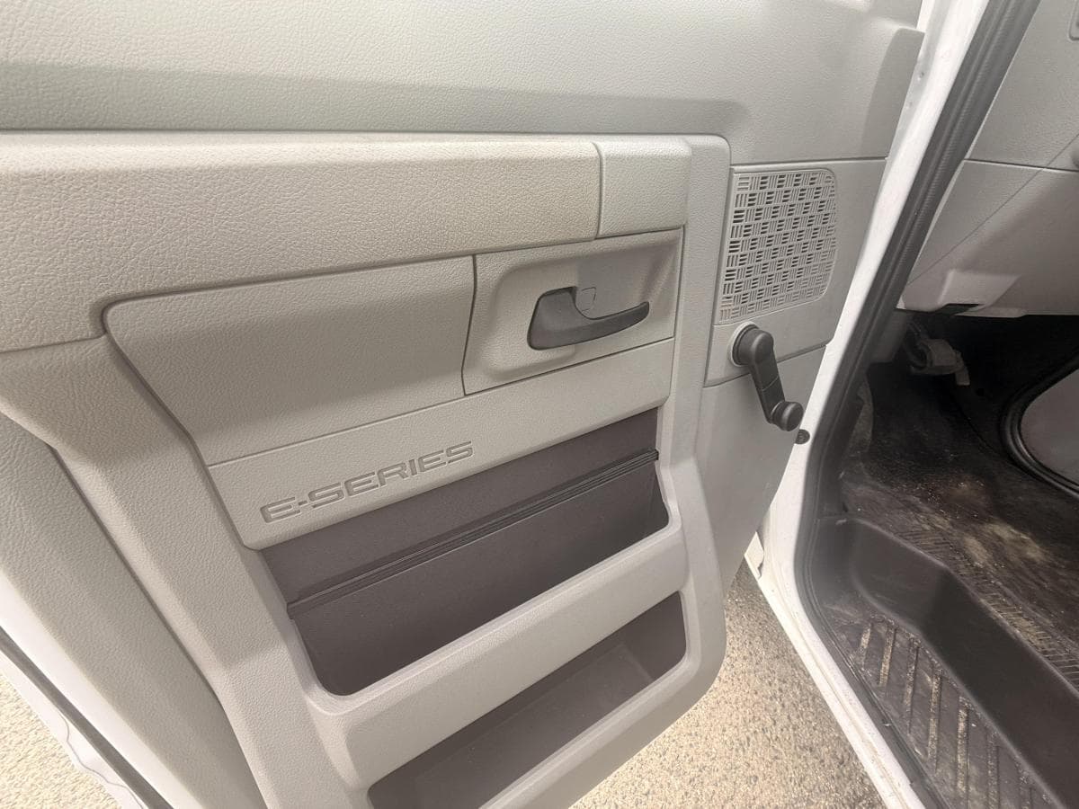 Ford E-series 2022 — photo 17