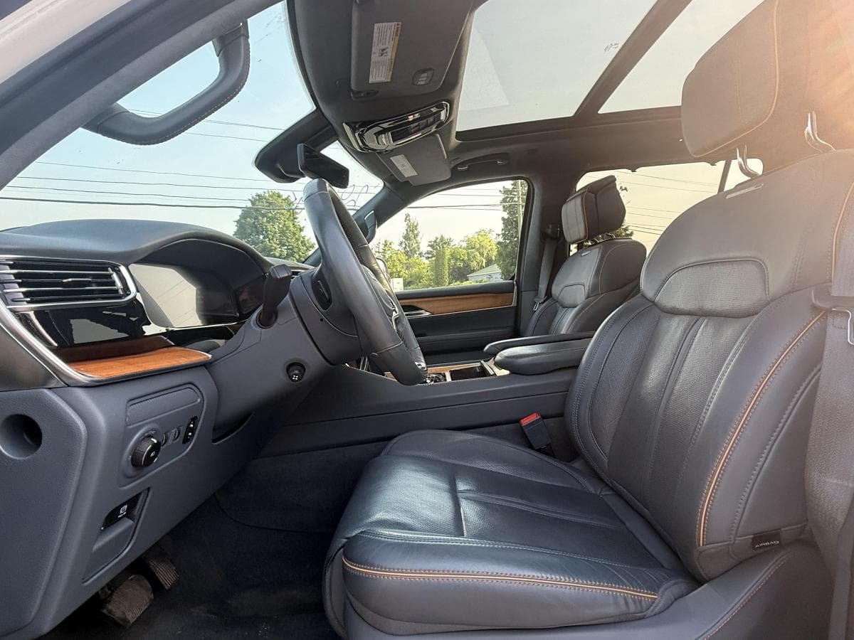 Jeep Grand Wagoneer 2022 — photo 15