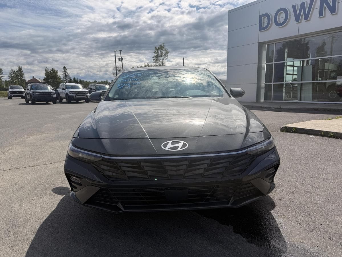 Hyundai Elantra 2024 — photo 2