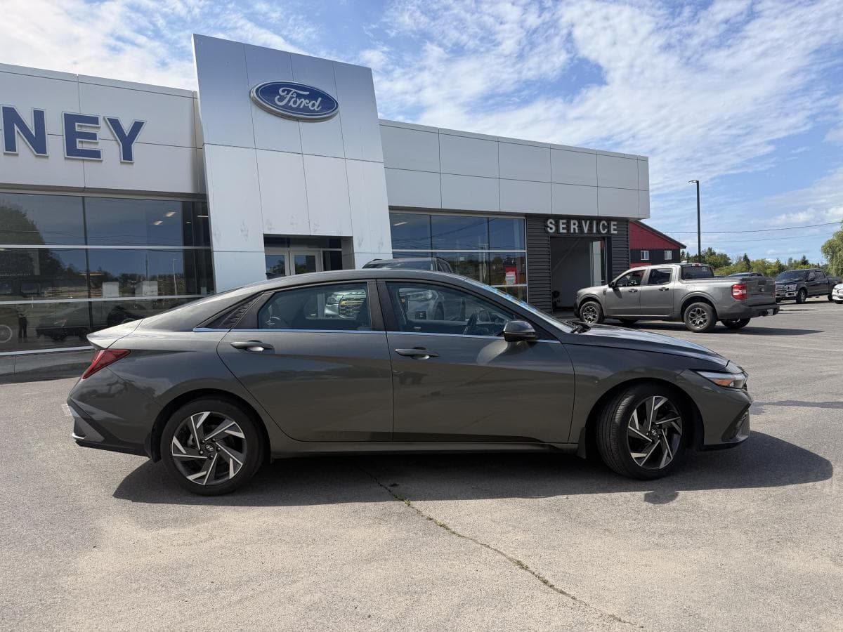 Hyundai Elantra 2024 — photo 8